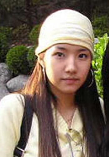Park Min Young as a teenager